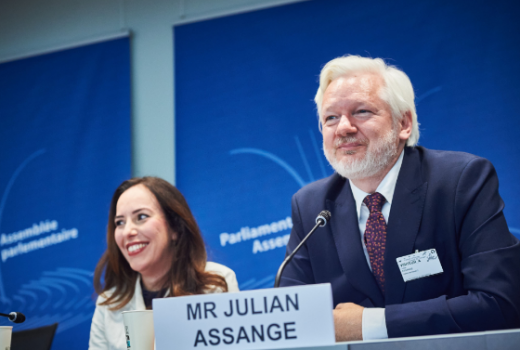 Julian Assange: Slobodan sam jer sam priznao krivnju za novinarstvo