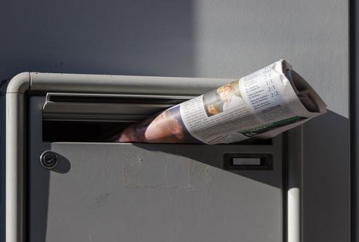 Velika Britanija: Čitaoci provode više vremena uz štampana nego uz online izdanja novina