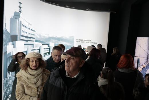 Društvo na aparatima – izložba o 80 godina BHRT-a