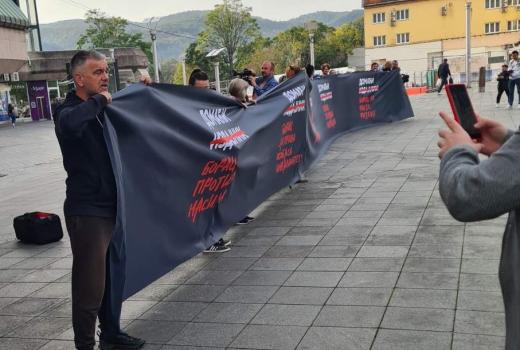 Održan skup u Banjaluci sa ciljem da se pokaže da „još ima normalnih ljudi koji se ne slažu sa politikom“