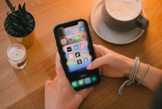 Još jedna evropska zemlja planira zabraniti društvene mreže djeci