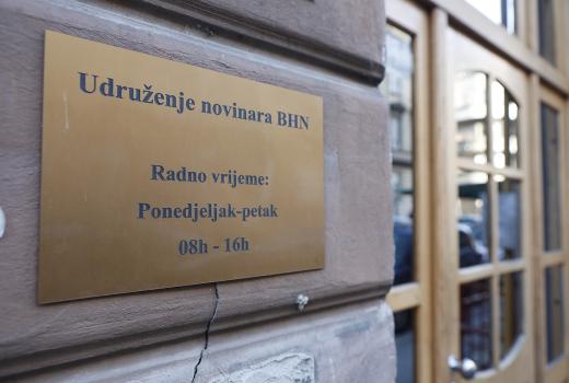 BH Novinari: Umjesto sigurnosne zaštite, Vlada Federacije BiH predlaže zatvorske kazne za novinare