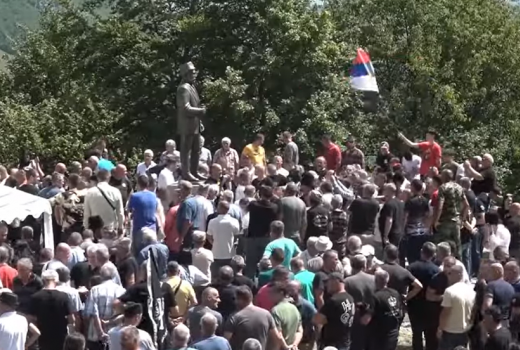 Napad na novinare tokom uklanjanja spomenika četničkom komandantu u Crnoj Gori